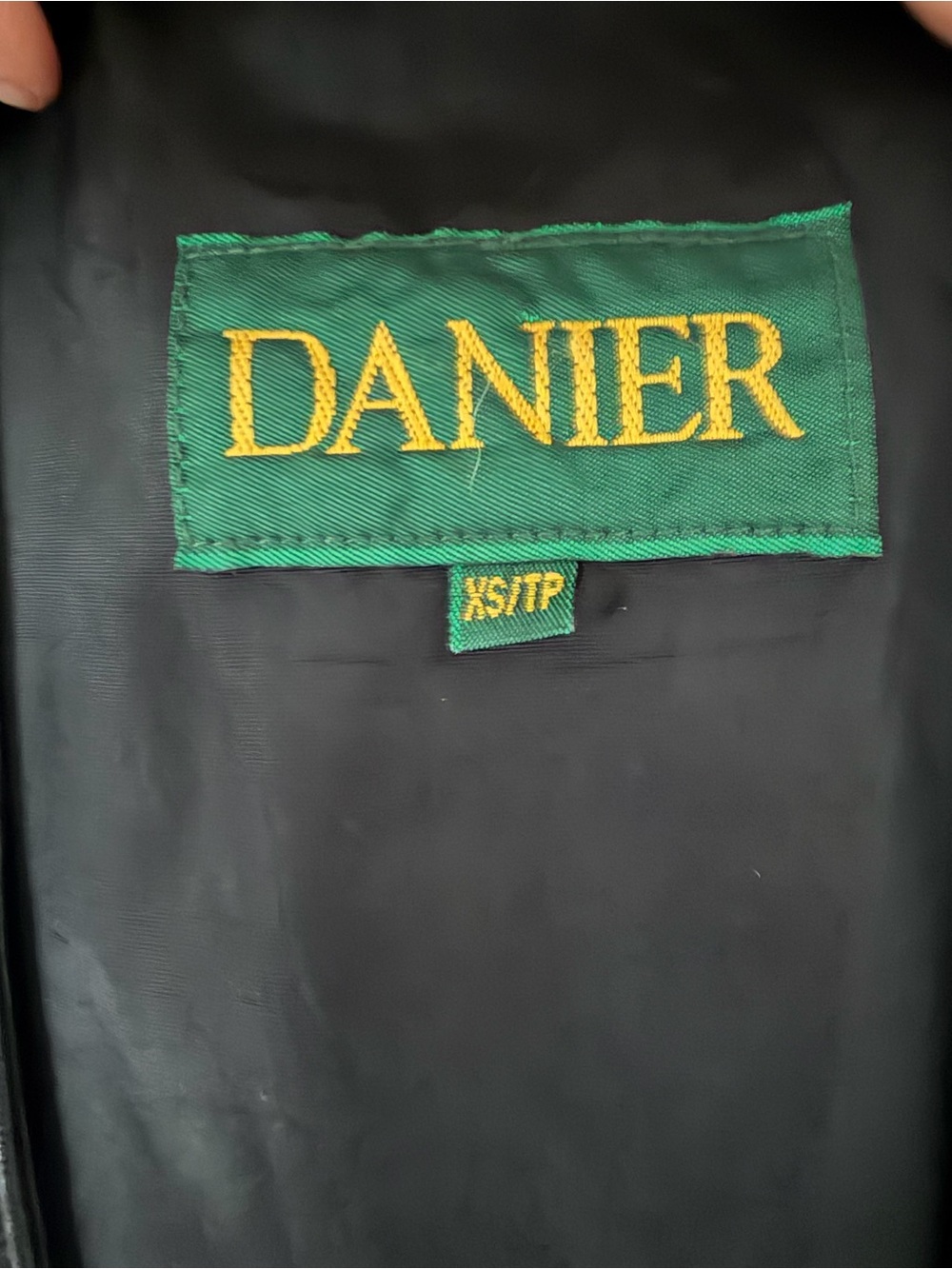 Danier Black Leather Vest with Gold Buttons Vintage Retro XS-S - Picture 6 of 7